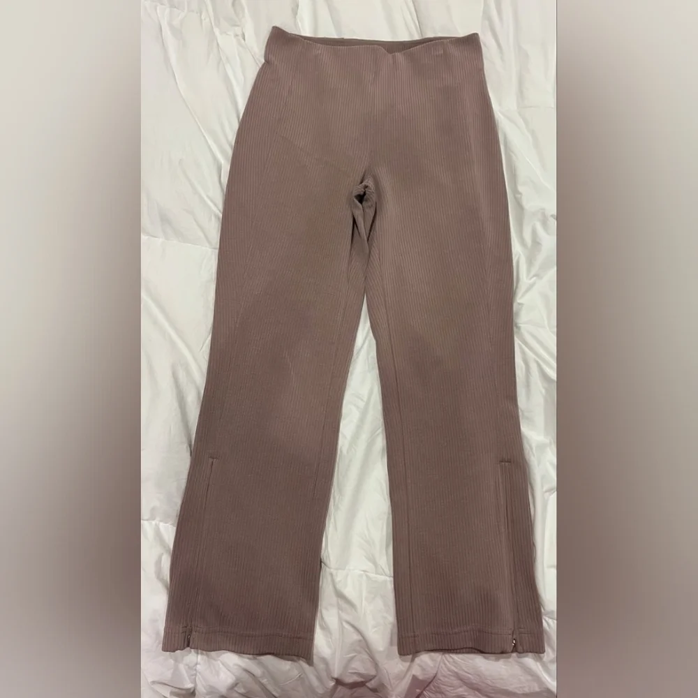 Lululemon Athletica Softstreme Brown Cropped Pants